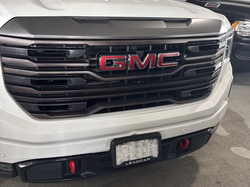 Used 2022 GMC Sierra 1500 AT4 w/ AT4 Premium Package AWD/4WD image 3