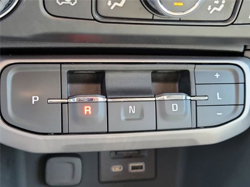 Used 2023 GMC Acadia AT4 w/ Technology Package AWD/4WD image 31