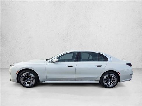 Certified 2024 BMW i7 xDrive60 AWD/4WD image 9