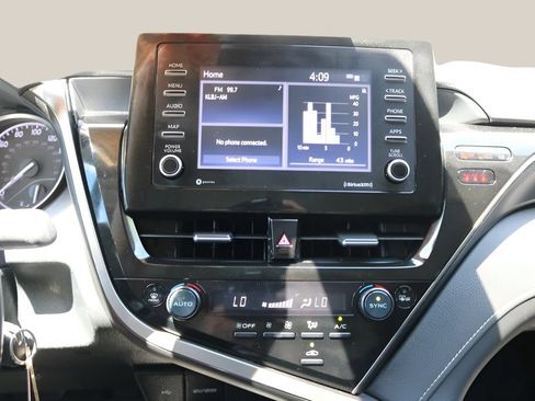 Used 2024 Toyota Camry SE FWD image 19