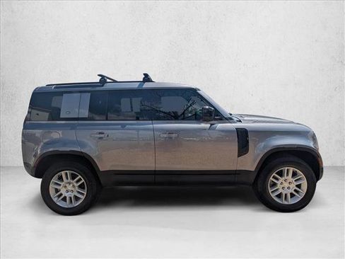 Used 2023 Land Rover Defender 110 S AWD/4WD image 4