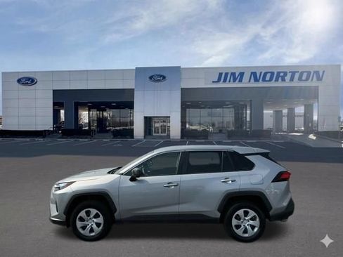Used 2025 Toyota RAV4 LE AWD/4WD image 8