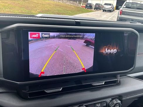 Used 2025 Jeep Wrangler Unlimited Rubicon w/ XTREMEE 35" Tire Package image 21