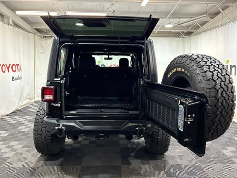 Used 2018 Jeep Wrangler Unlimited Rubicon AWD/4WD image 14