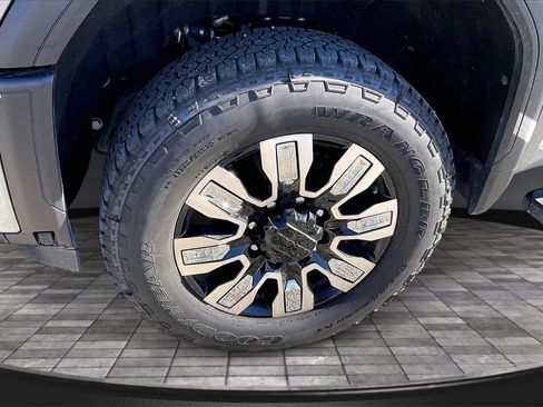 Used 2025 GMC Sierra 2500 Denali w/ Denali Reserve Package image 9