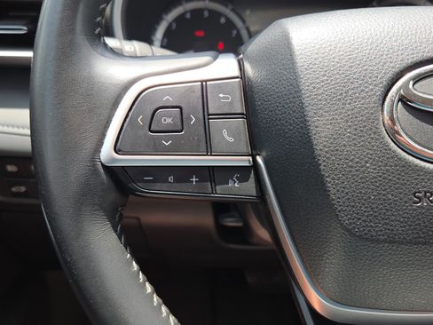 Certified 2024 Toyota Highlander XLE FWD image 29