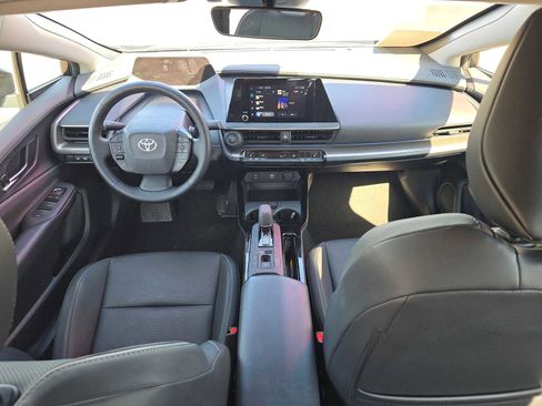 Used 2025 Toyota Prius XLE FWD image 19