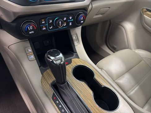 Used 2018 GMC Acadia Denali w/ Technology Package AWD/4WD image 23