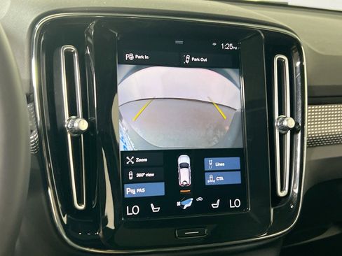 Used 2022 Volvo XC40 T5 R-Design w/ Advanced Package image 13