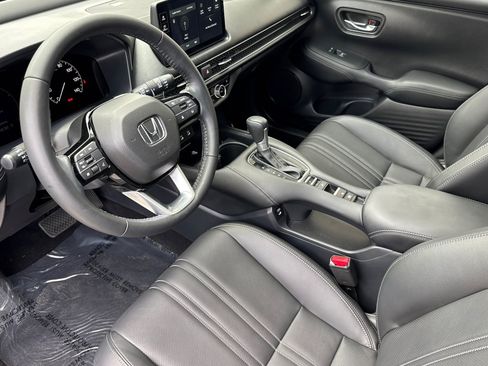 Used 2026 Honda HR-V EX-L image 4