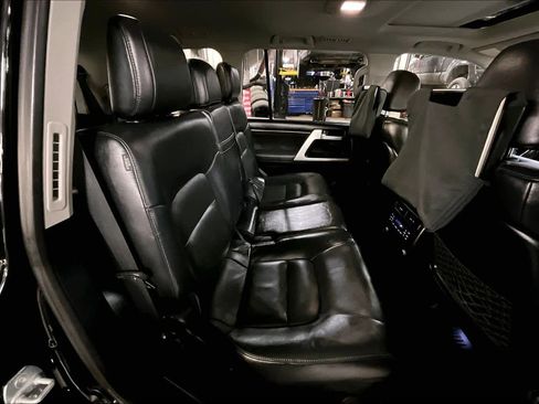Certified 2017 Toyota Land Cruiser image 18