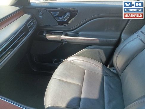 Used 2023 Lincoln Aviator Reserve AWD/4WD image 13