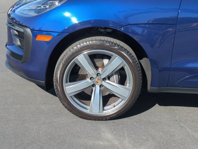 Used 2024 Porsche Macan AWD/4WD image 9