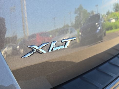 Used 2021 Ford Explorer XLT w/ Equipment Group 202A AWD/4WD image 30