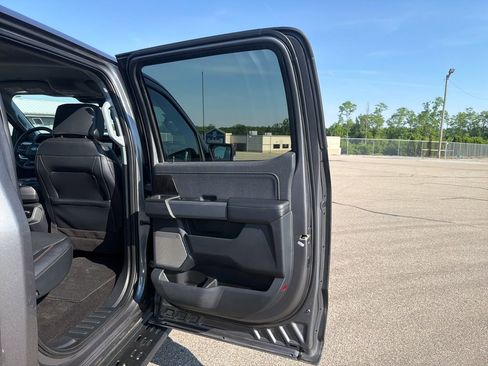 Used 2022 Ford F150 Lariat w/ Trailer Tow Package AWD/4WD image 18