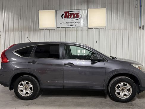 Used 2016 Honda CR-V LX image 2