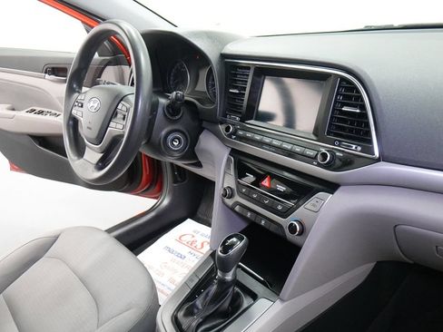 Used 2017 Hyundai Elantra SE FWD image 22