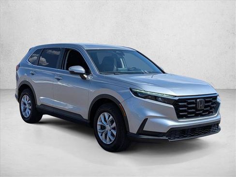 Used 2023 Honda CR-V LX image 3