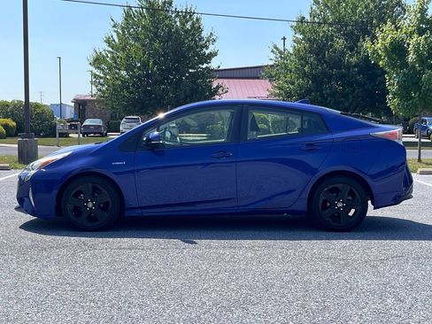 Used 2016 Toyota Prius Three Touring FWD image 5