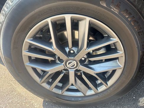 Used 2021 Nissan Rogue S image 37