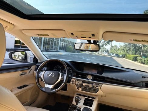 Used 2013 Lexus ES 350 w/ Luxury Pkg FWD image 8