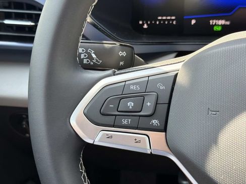 Certified 2023 Volkswagen Taos SE w/ Panoramic Sunroof Package FWD image 19