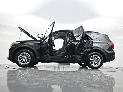 New 2025 Ford Explorer Active image 59