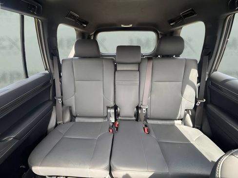 Used 2023 Lexus GX 460 Premium w/ Premium Package AWD/4WD image 13