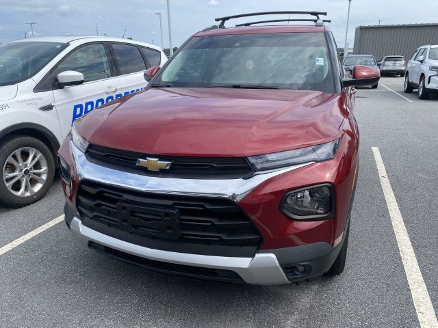 Used 2021 Chevrolet TrailBlazer LT w/ Convenience Package AWD/4WD image 2