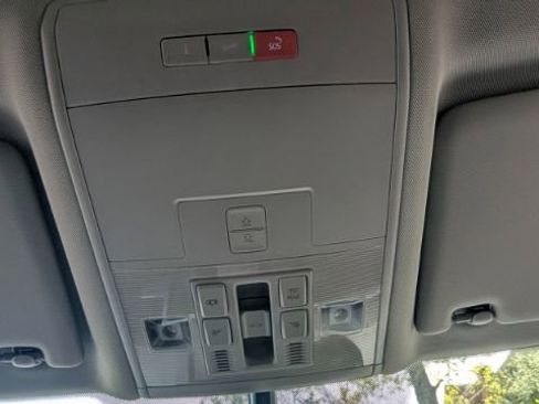 Used 2023 Volkswagen Atlas SE w/ Panoramic Sunroof Package image 41