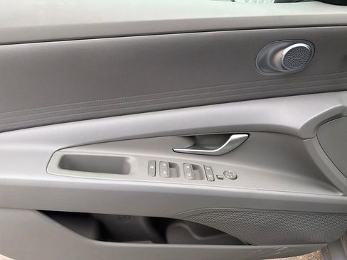 Used 2026 Hyundai Elantra SE w/ Cargo Package image 10