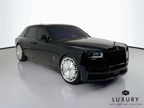 Used 2019 Rolls-Royce Phantom Sedan RWD image 3