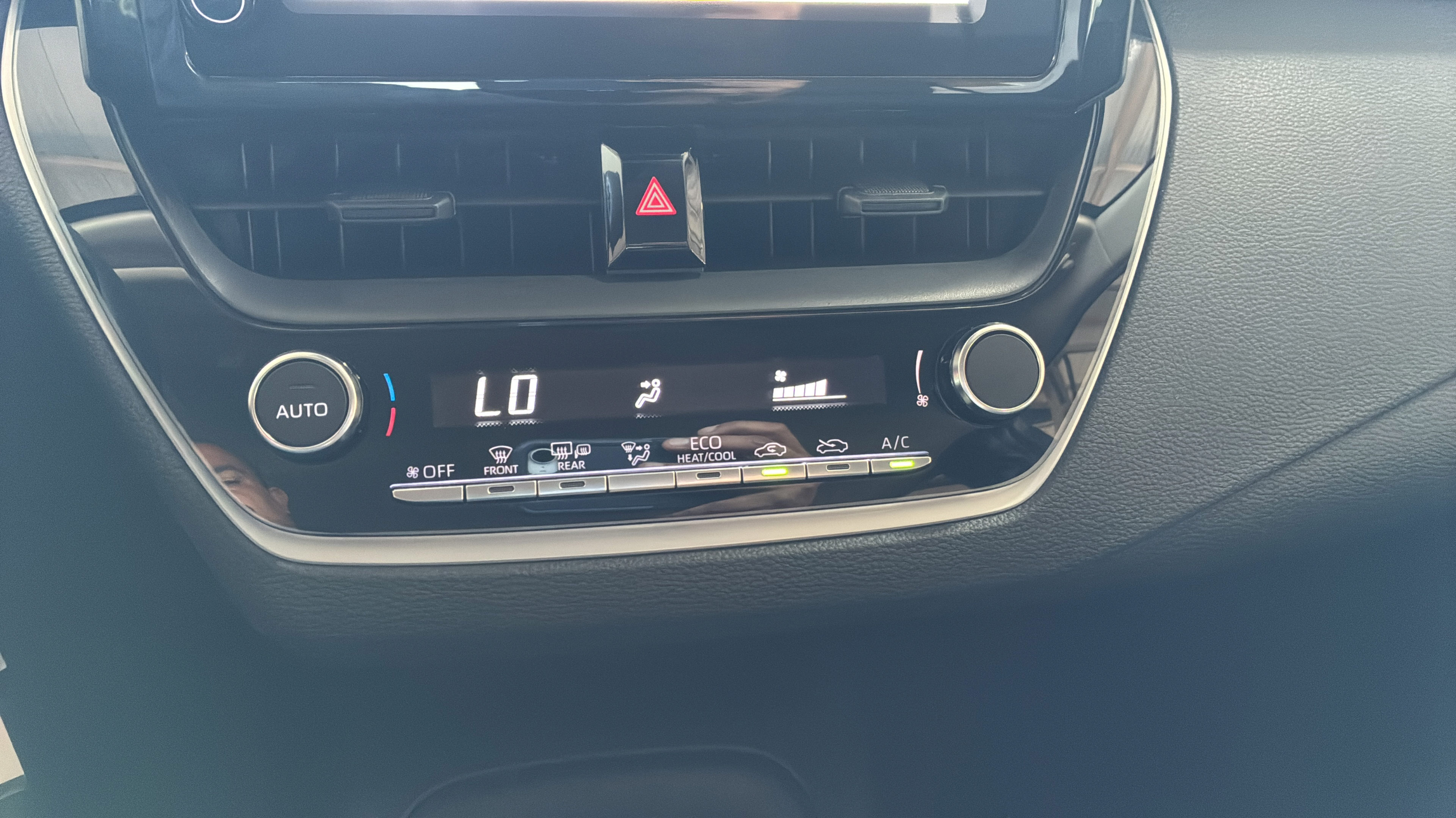 Used 2026 Toyota Corolla LE FWD image 12