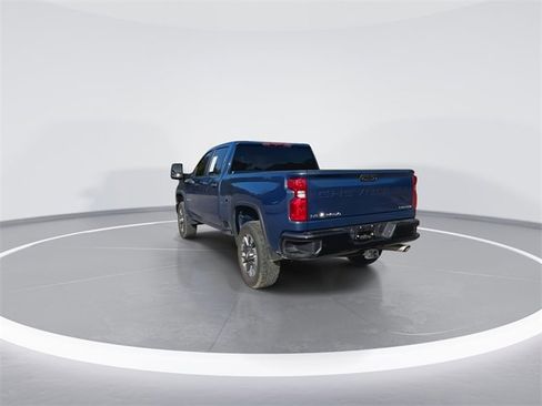 Used 2024 Chevrolet Silverado 2500 Custom w/ Custom Value Package image 9