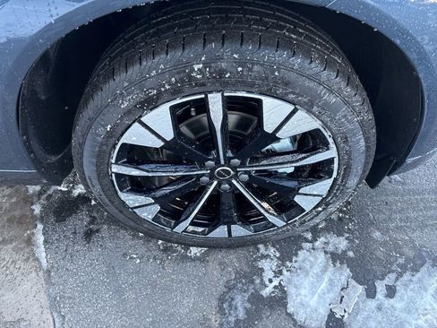 New 2026 Volvo XC60 B5 Plus w/ Protection Package Premier AWD/4WD image 14
