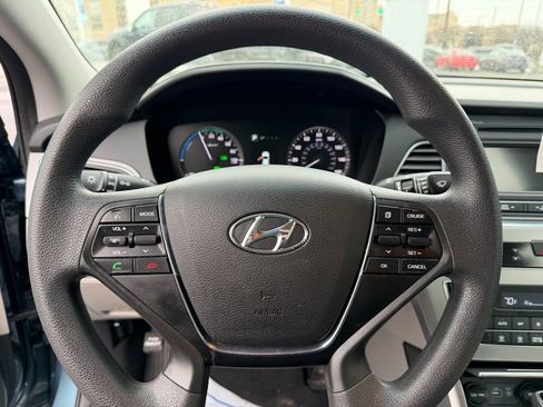 Used 2016 Hyundai Sonata SE image 17