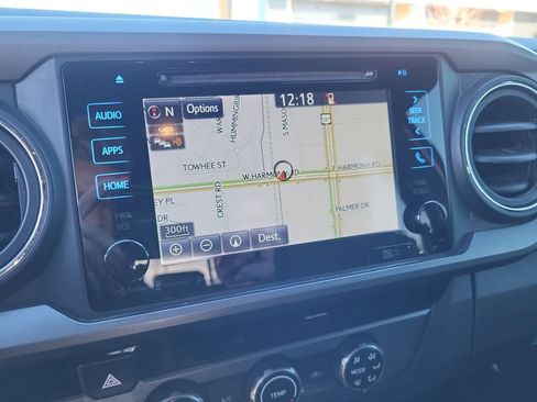 Used 2018 Toyota Tacoma TRD Sport w/ Technology Package image 21