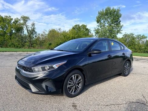 Certified 2023 Kia Forte LXS w/ LXS Technology Package FWD image 1
