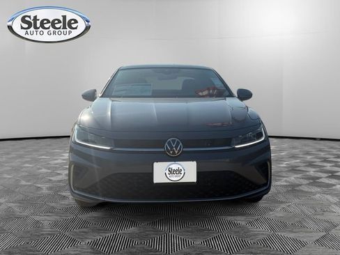 New 2025 Volkswagen Jetta SE image 8