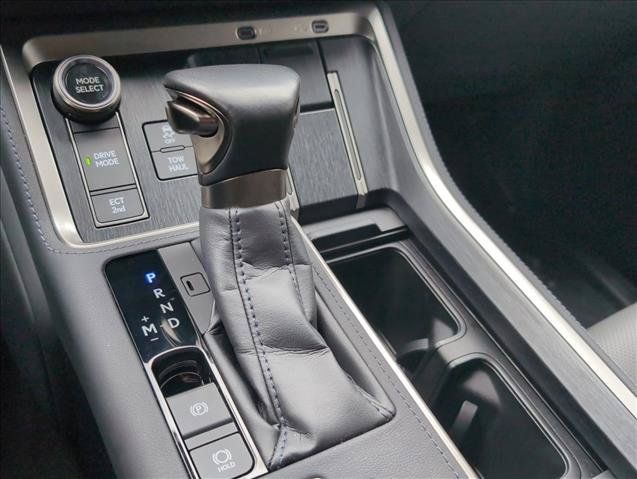 Used 2024 Lexus GX 550 w/ Cold Area Package AWD/4WD image 16