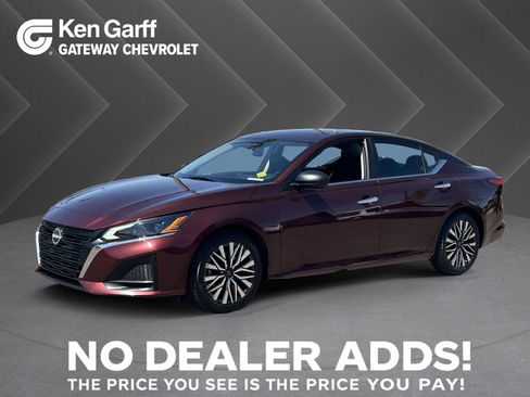 Used 2024 Nissan Altima 2.5 SV FWD image 1