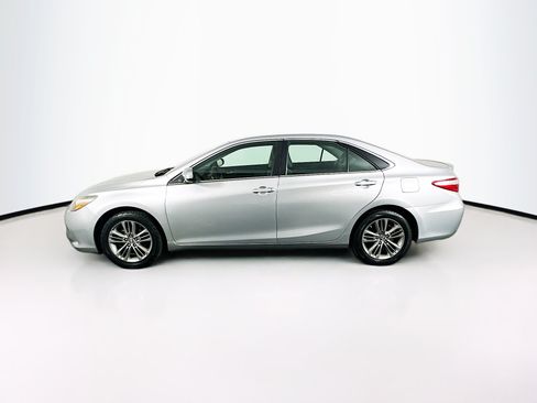 Used 2015 Toyota Camry SE FWD image 4