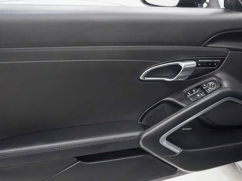 Certified 2016 Porsche 911 Carrera 4S image 18