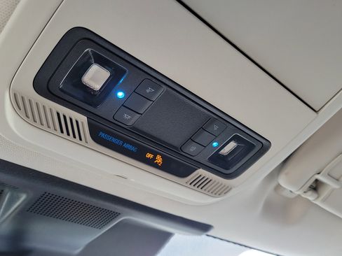 Used 2021 Ford Mustang Mach-E Select image 21