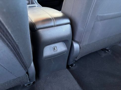 Used 2025 Nissan Sentra SV FWD image 18