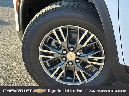 New 2026 Chevrolet Traverse LT FWD image 9