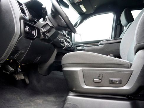 Used 2024 RAM 2500 Big Horn w/ Bed Utility Group image 27