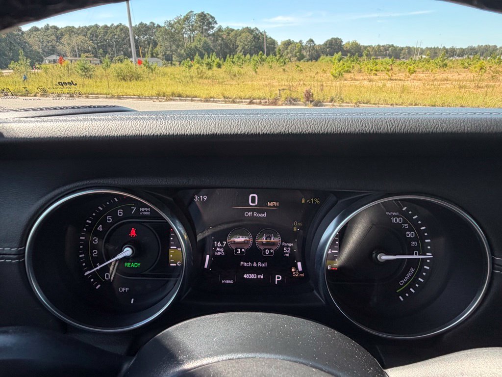 Used 2022 Jeep Wrangler Unlimited Sahara AWD/4WD image 21