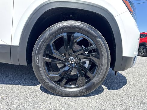 Used 2023 Volkswagen Atlas SE w/ Panoramic Sunroof Package image 31