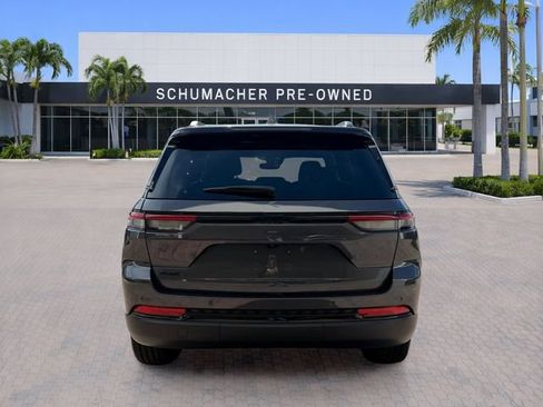 Used 2024 Jeep Grand Cherokee Altitude AWD/4WD image 6